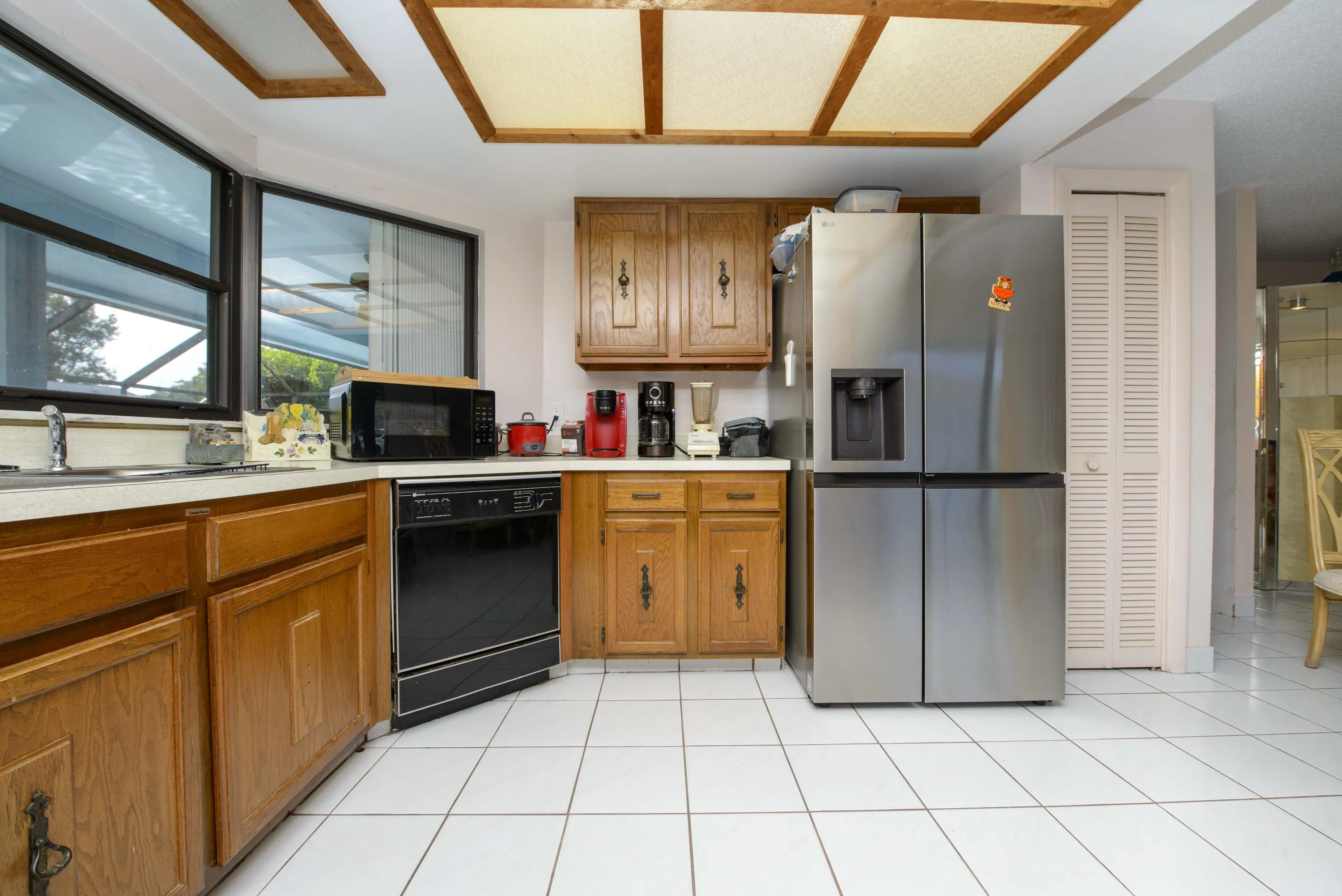 06- Kitchen (2)