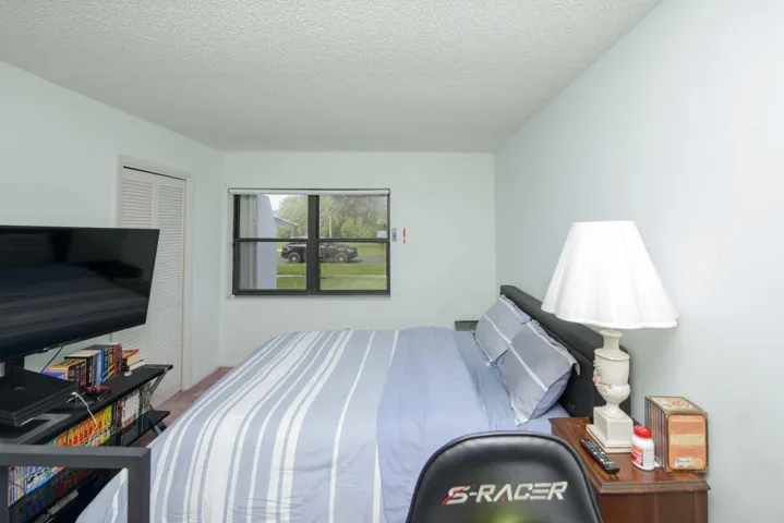 14- 3rd bedroom (6)