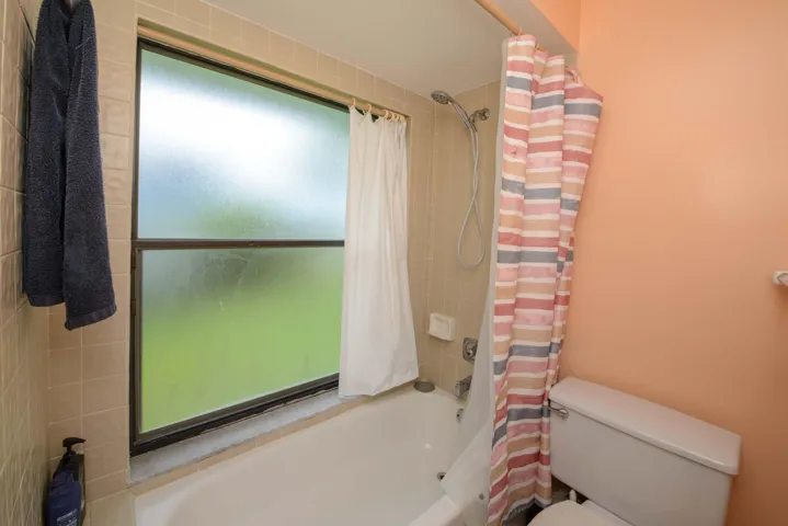 12- 2nd bath (5)