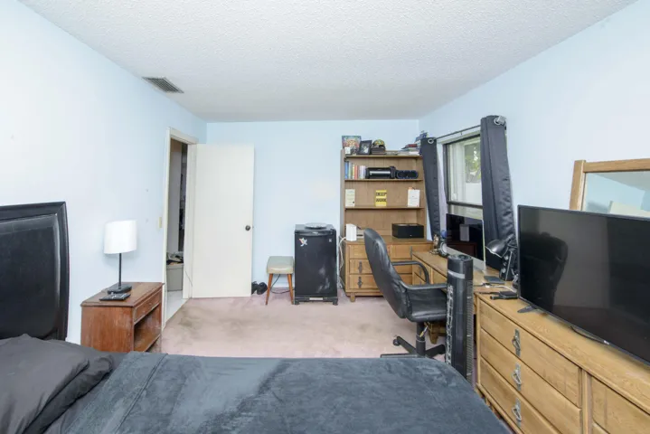 13- 2nd bedroom (3)
