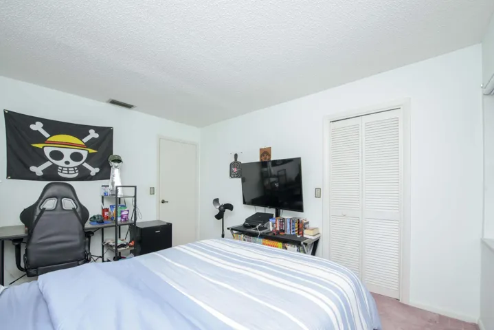 14- 3rd bedroom (2)