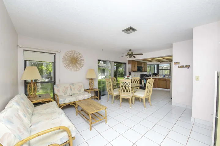 05- Family room (1)