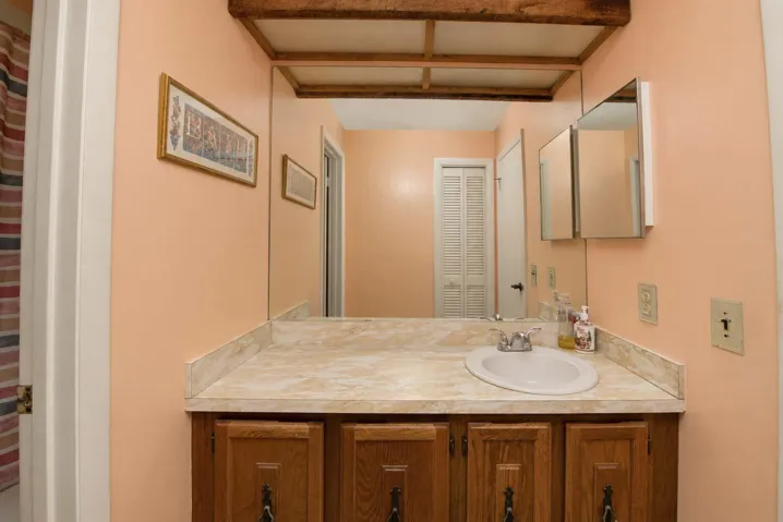 12- 2nd bath (2a)