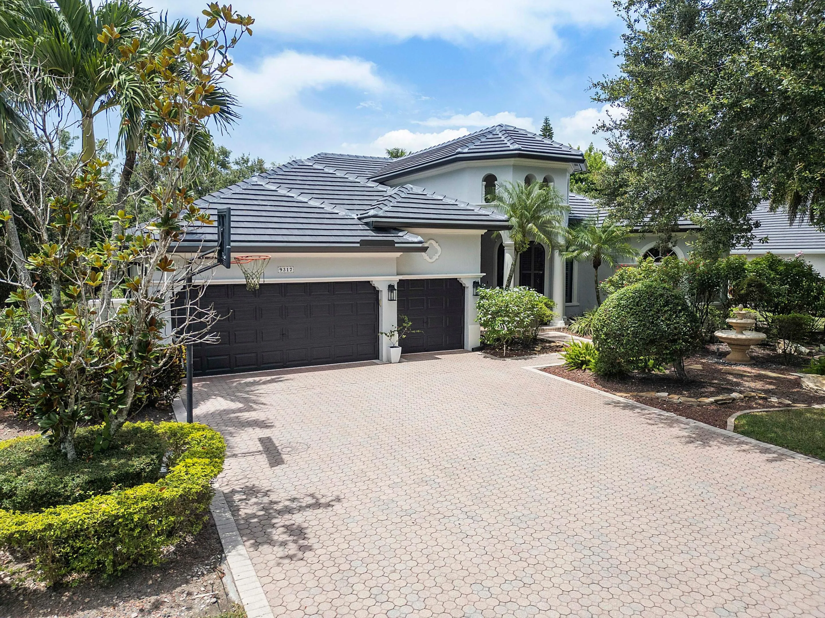 9317 NW 62nd Ct_005