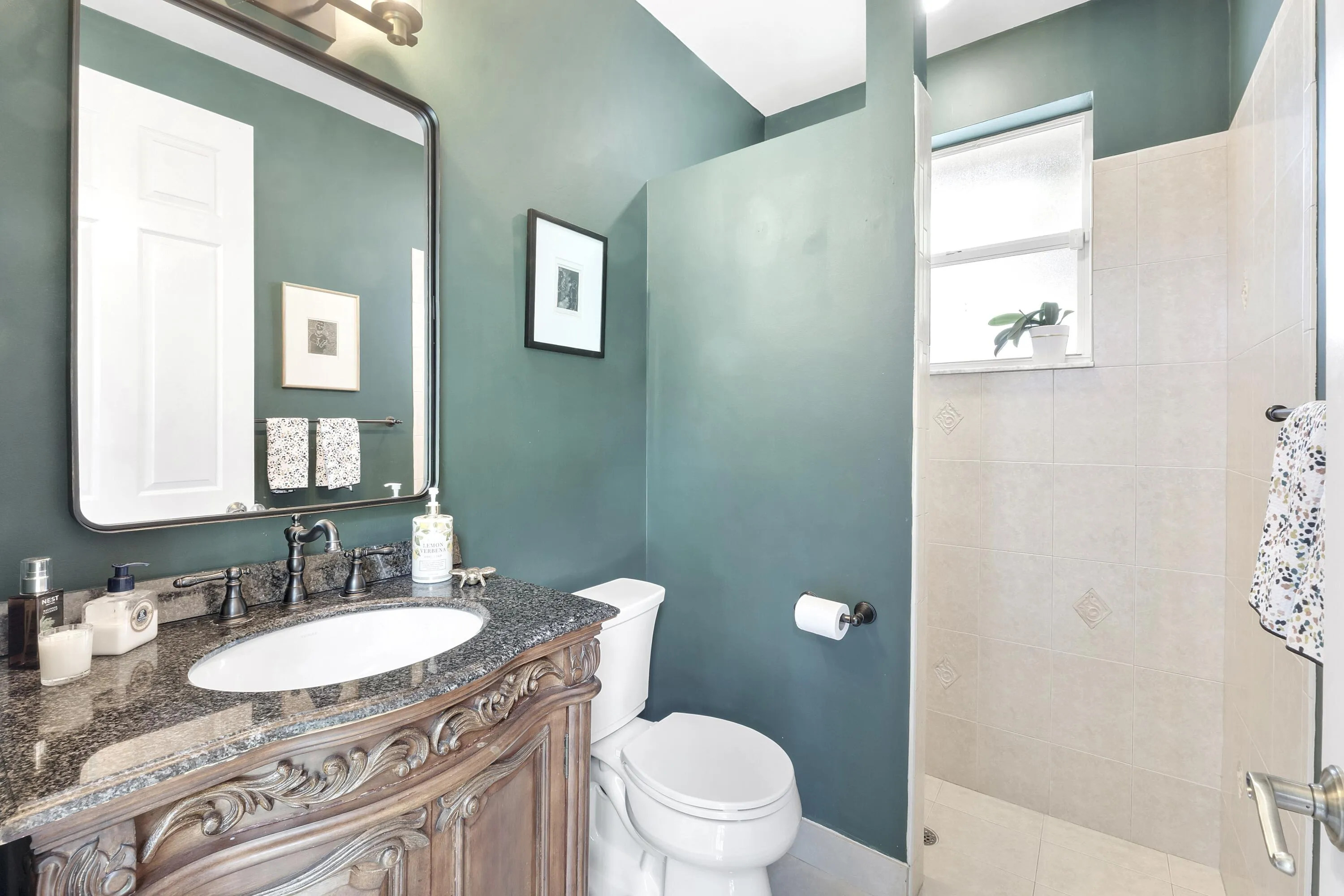 9317 NW 62nd Ct_047