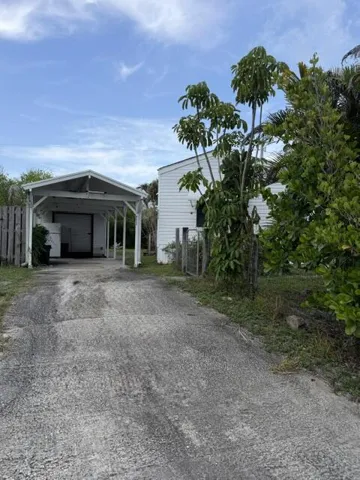 Driveway/ Carport