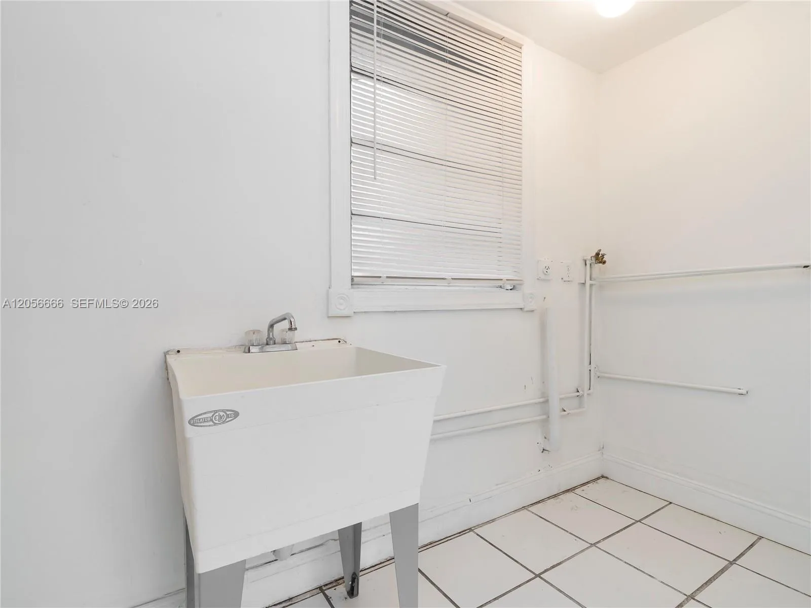 photo taken prior to washer/dryer being installed