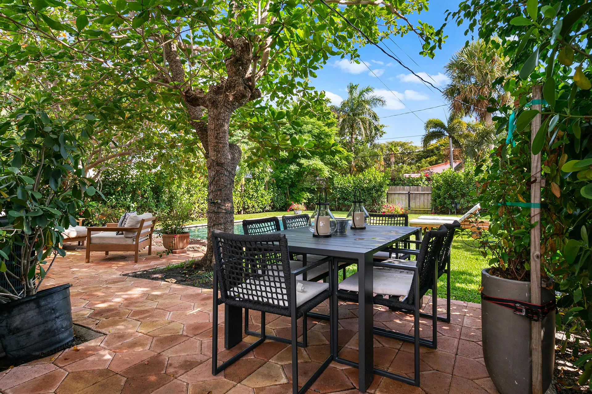 520-28TH-ST-33407-034