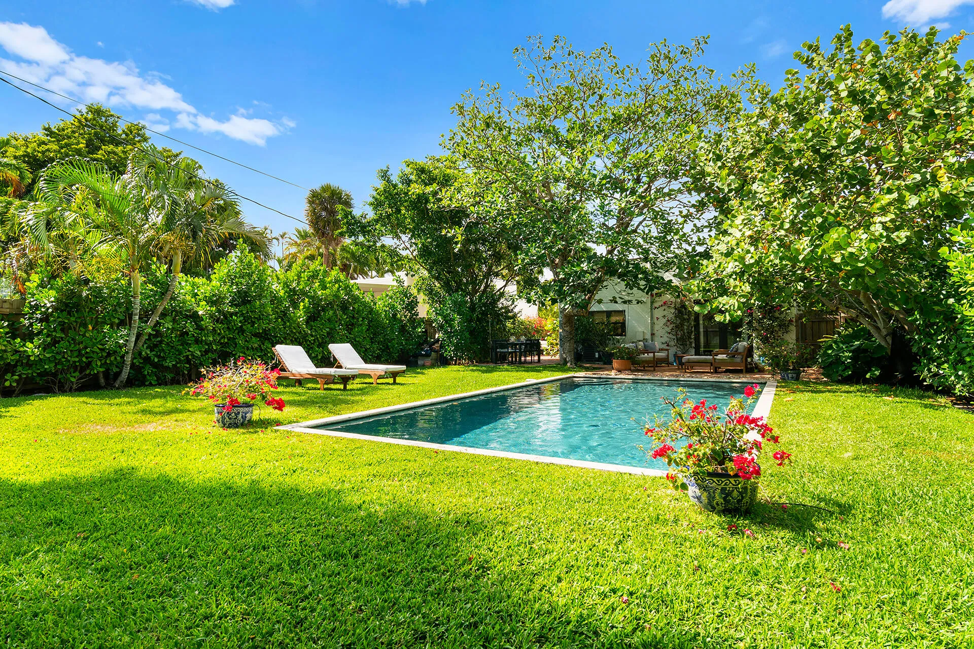 520-28TH-ST-33407-041