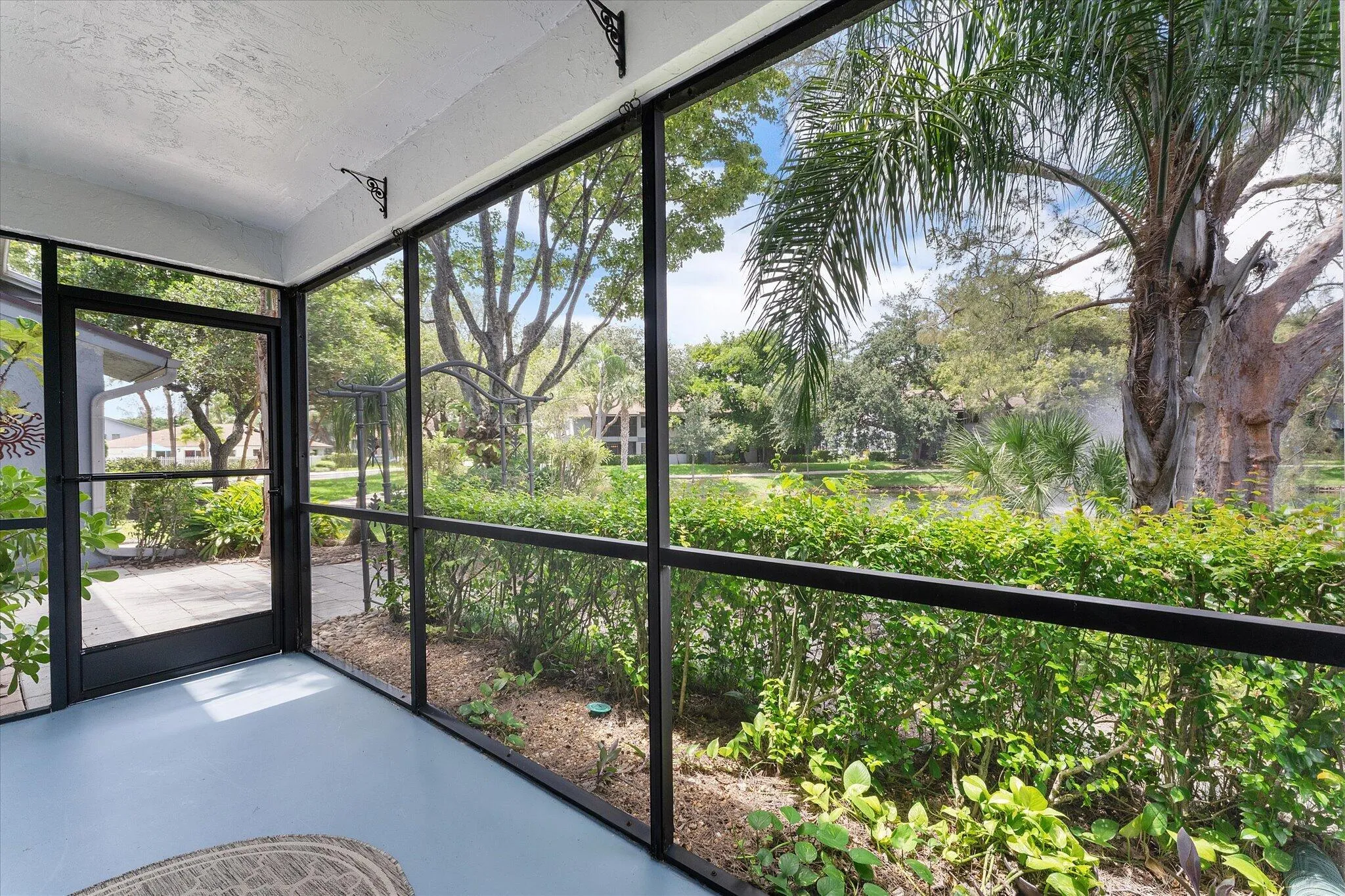 17-2705 Oakland Forest Drive unit 104_01