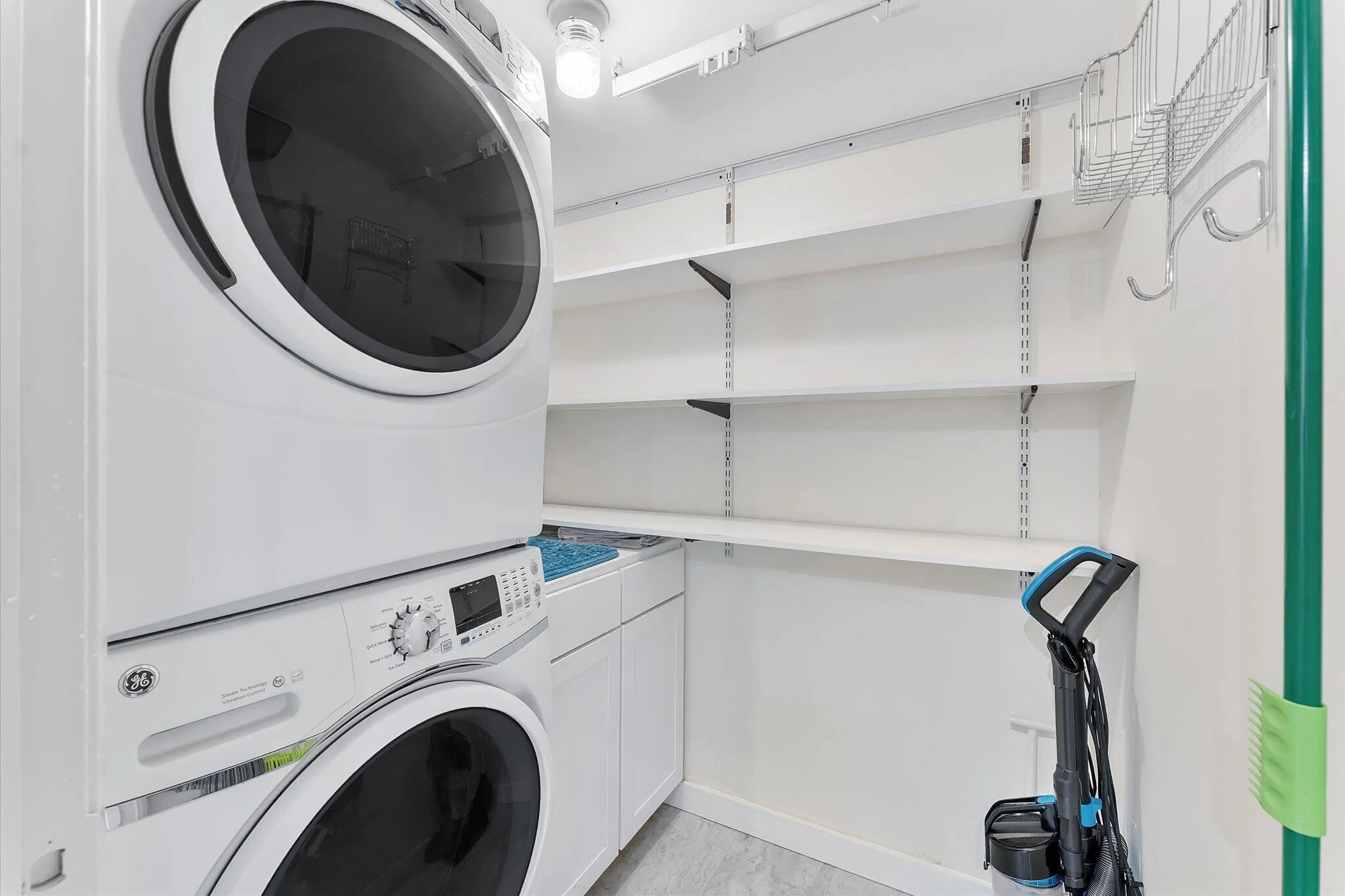 19-2705 Oakland Forest Drive unit 104_01