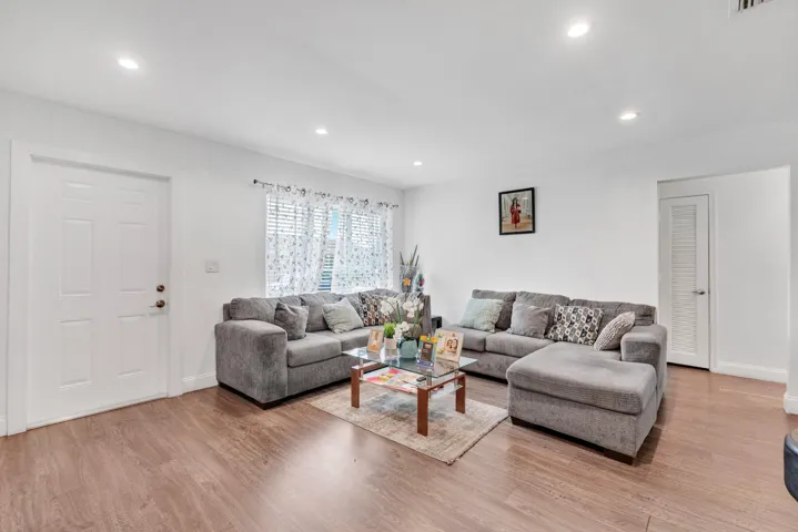 5711 Nw 65th Way-12