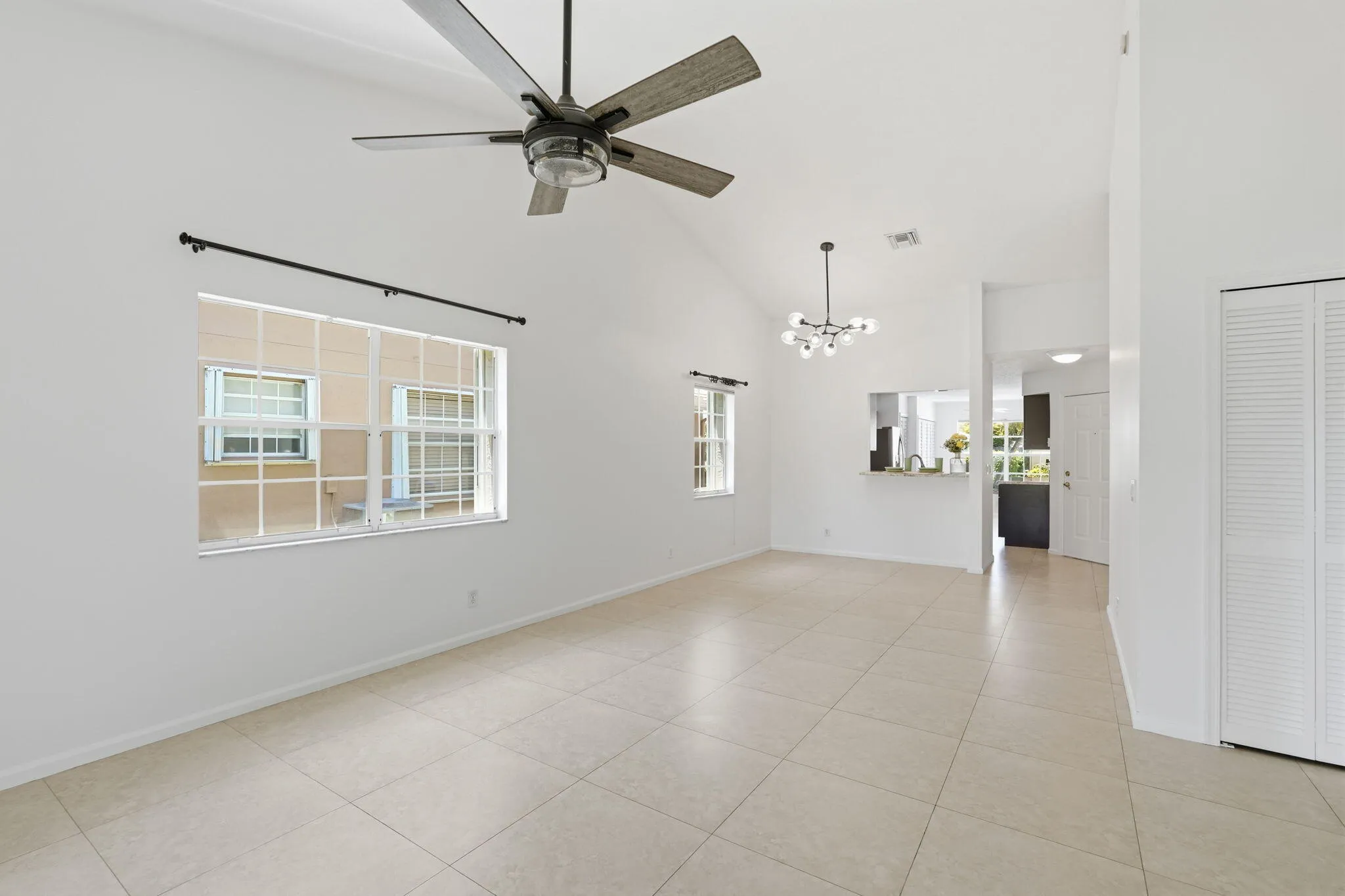 14-web-or-mls-6616_Marissa_Cir_014