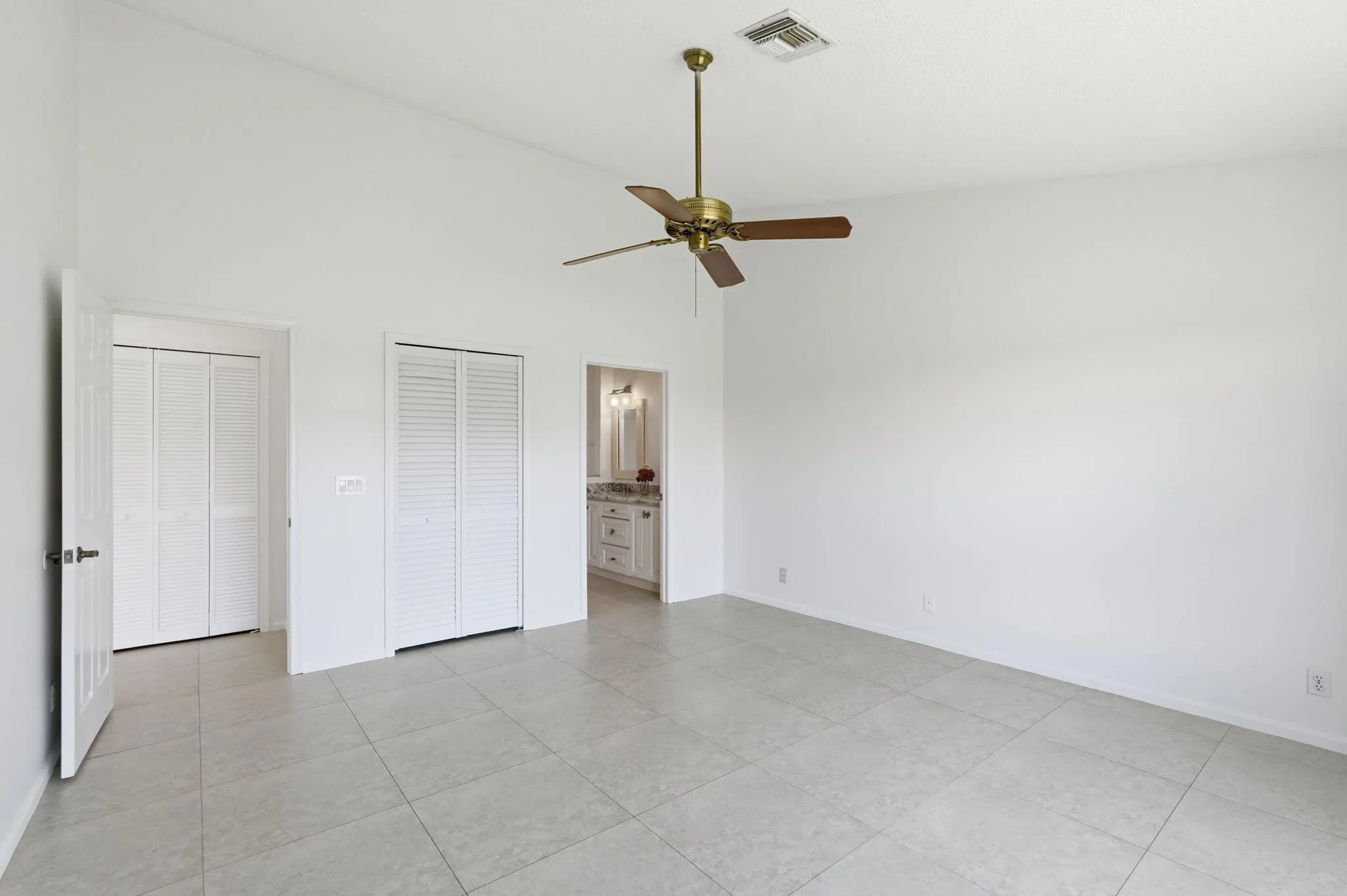 2-web-or-mls-6616_Marissa_Cir_002