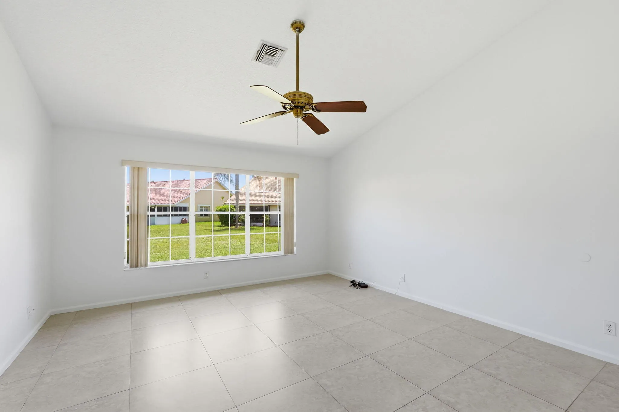 4-web-or-mls-6616_Marissa_Cir_004