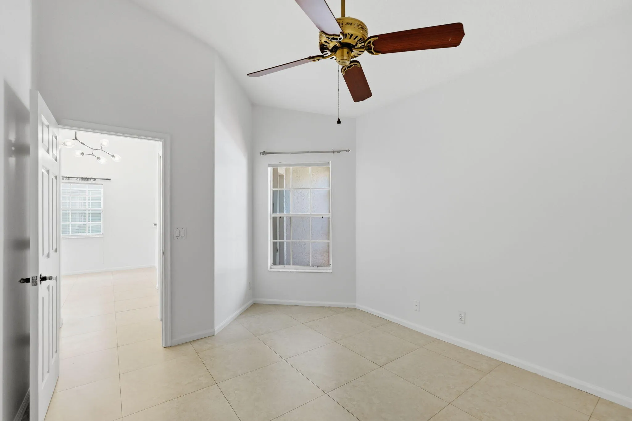 8-web-or-mls-6616_Marissa_Cir_008