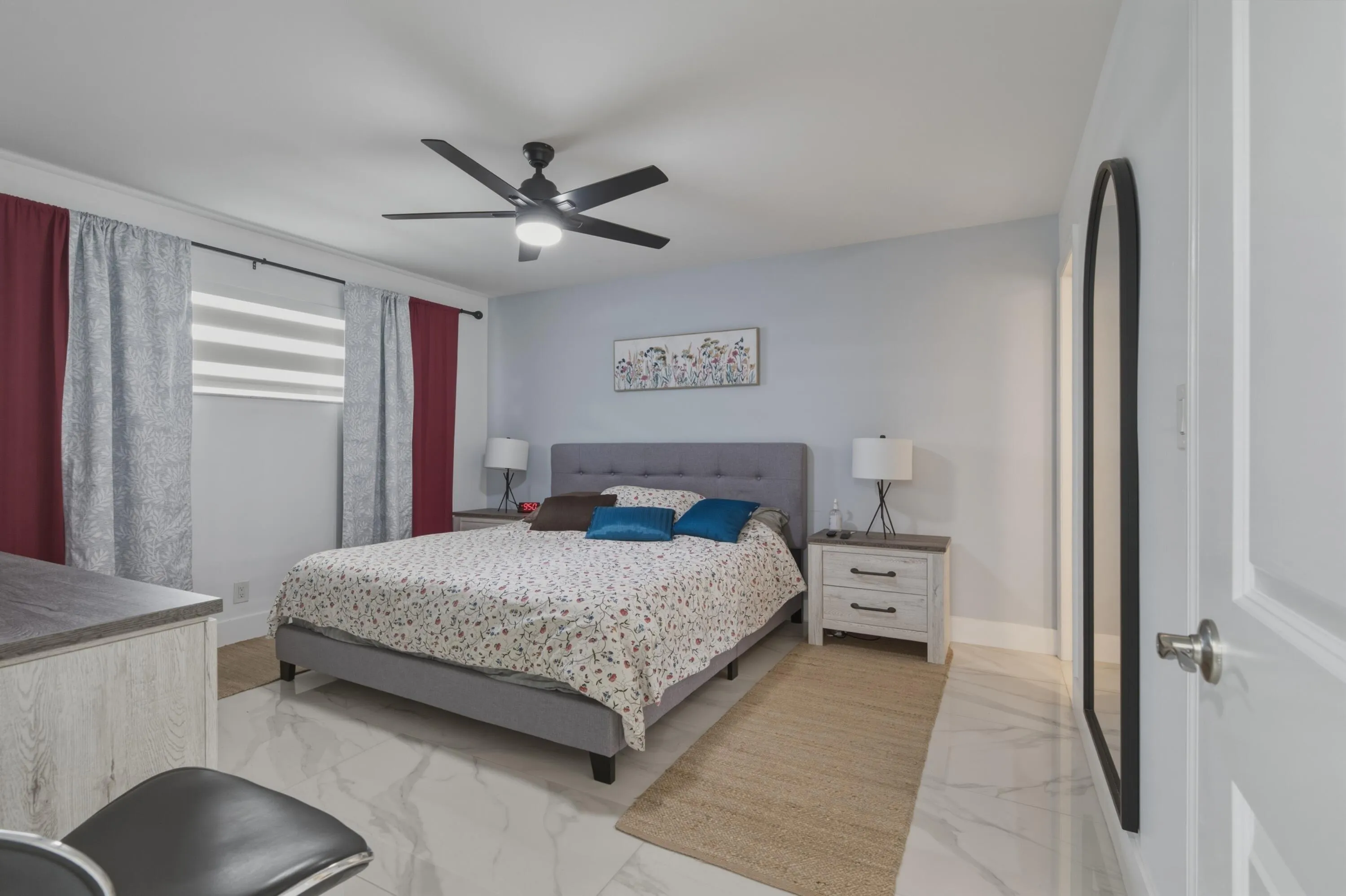 4. Master Bedroom USE