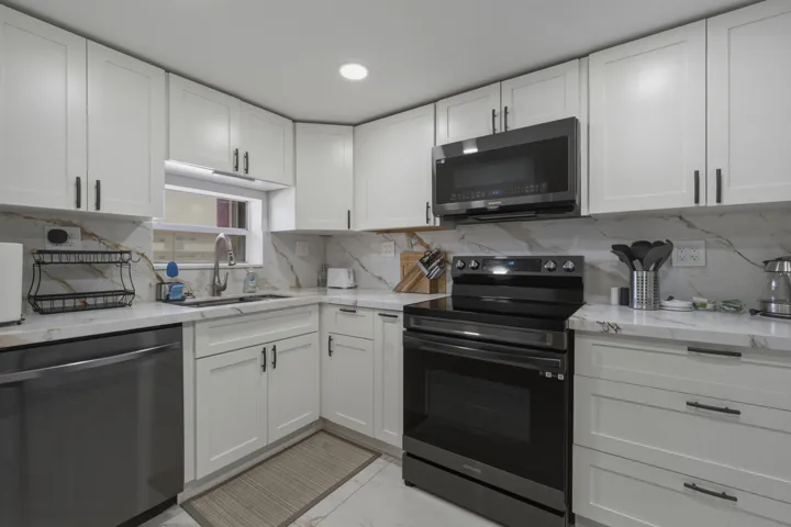 2. Kitchen USE