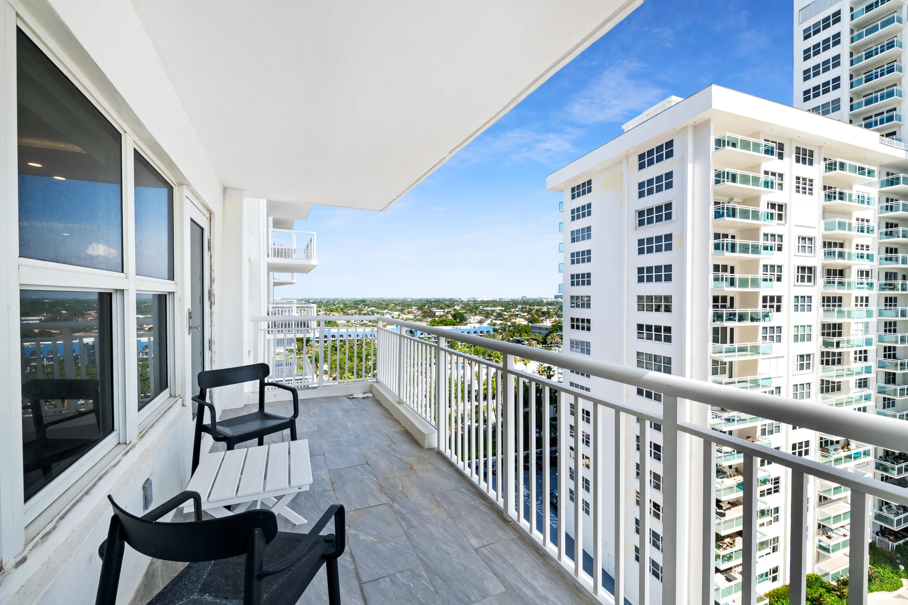 Balcony - Intracoastal view