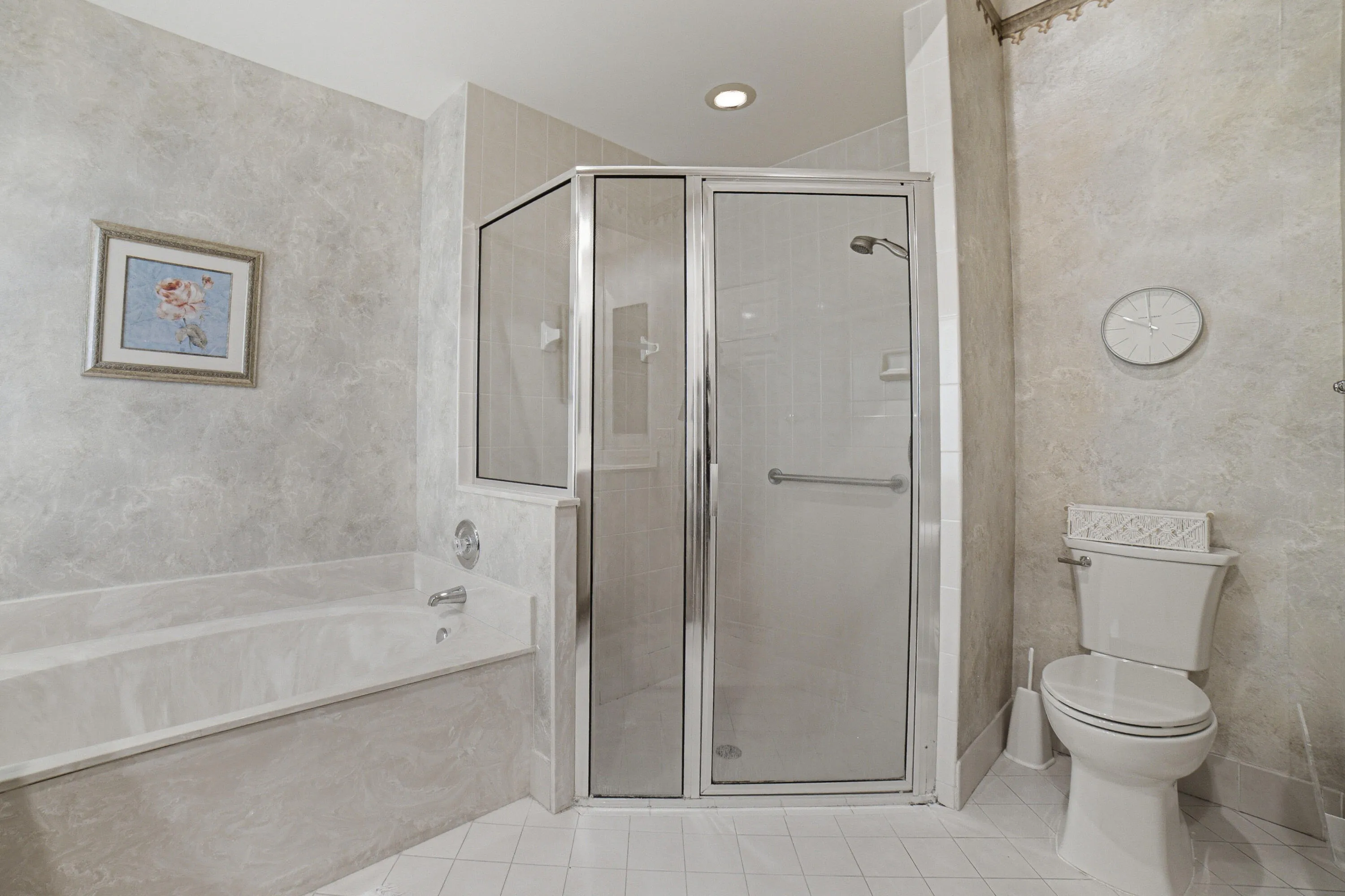 Bedroom1-Bathroom