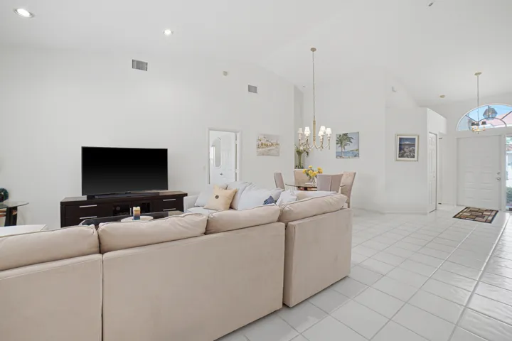 Livingroom-B