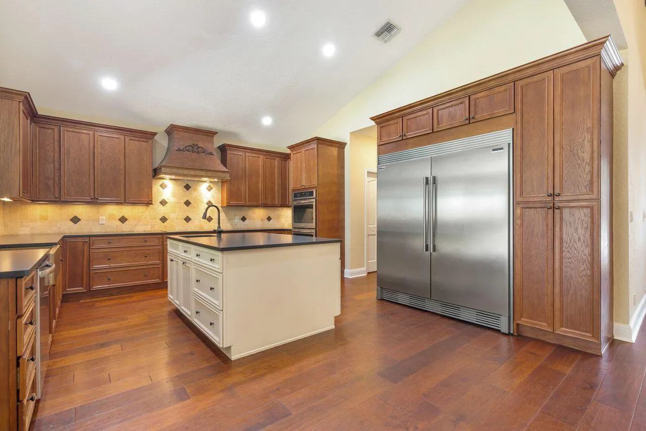 Solid Wood Cabinets