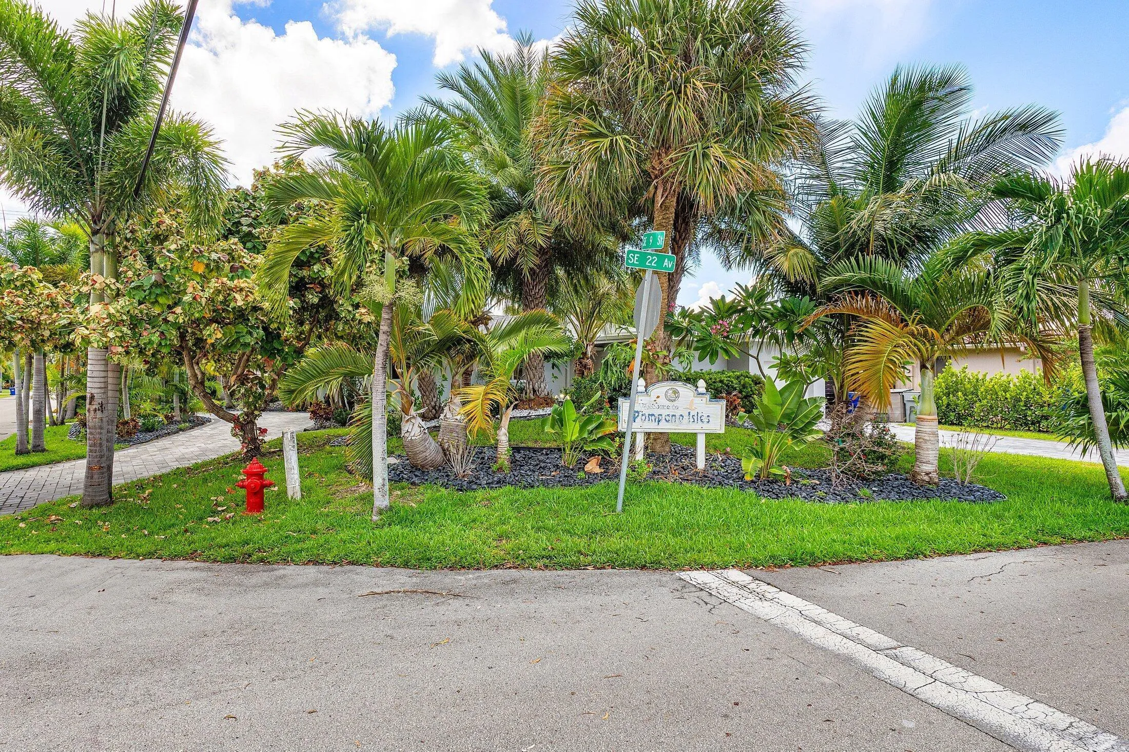 005-2200Southeast9thStreet-PompanoBeach-