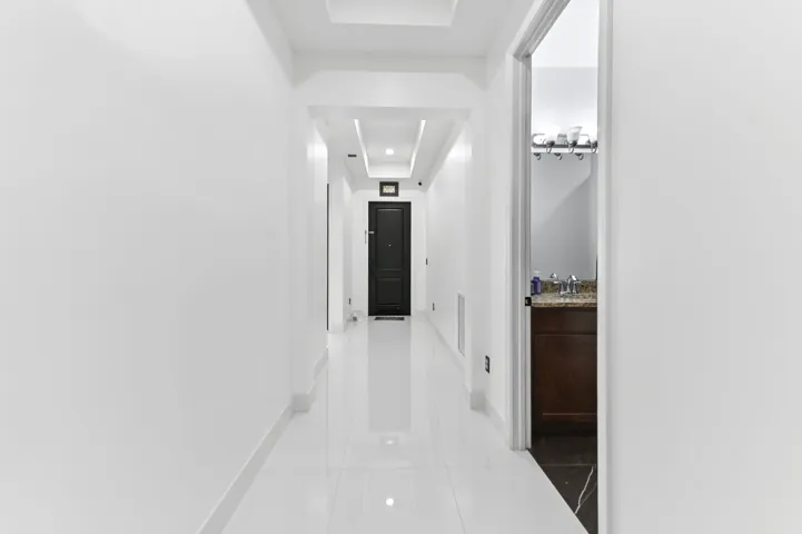 06 Hallway 02