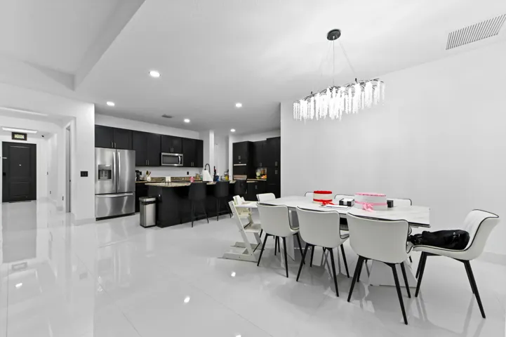 20 dining area 02