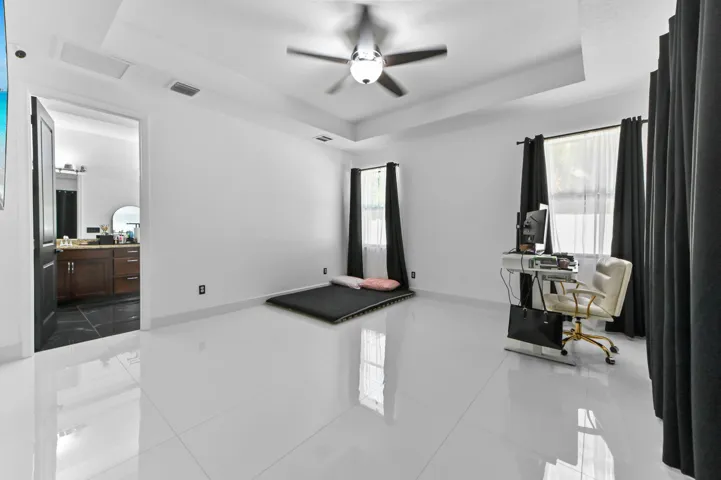 28 bedroom 01