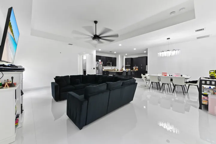 16 living room 04