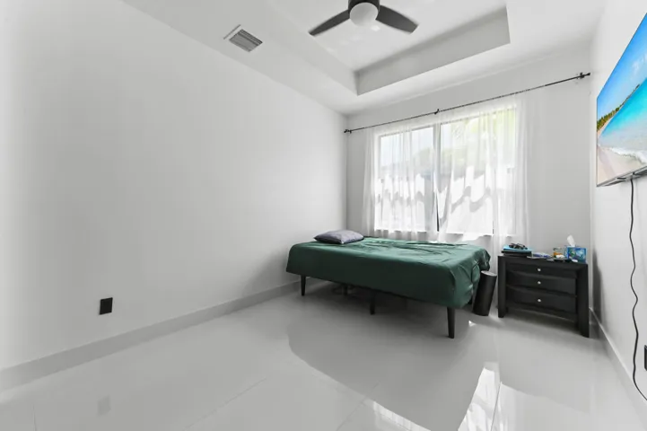 09 bedroom 01