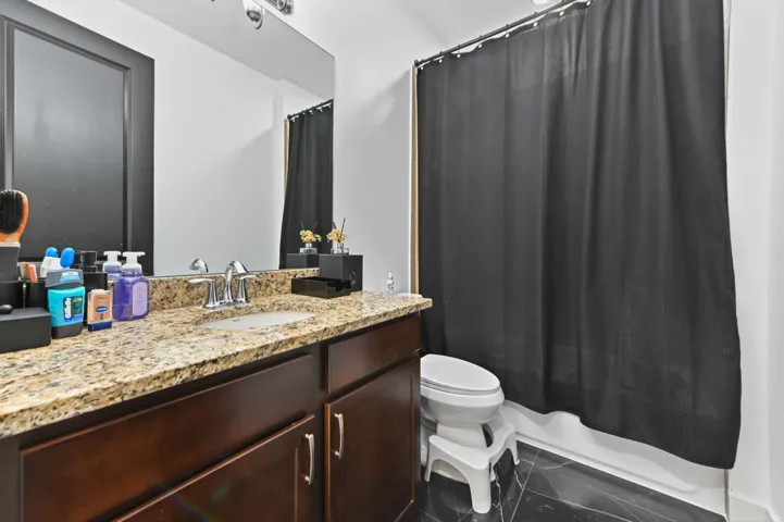 07 bathroom 01