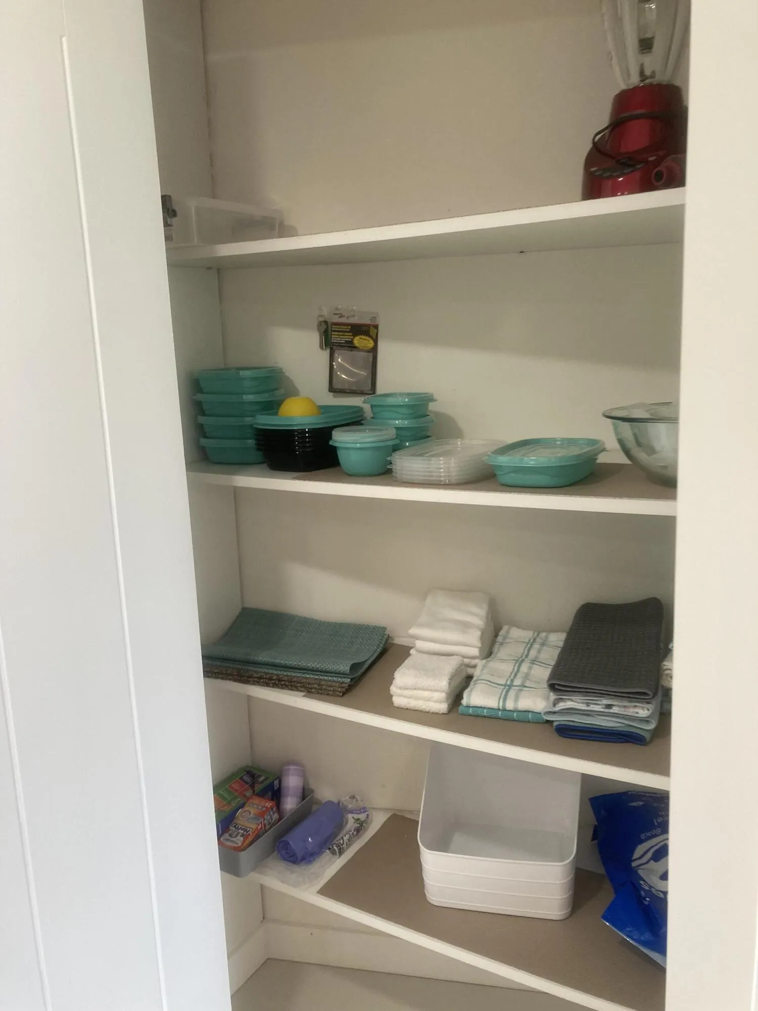 305 PANTRY