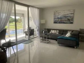 305 L R