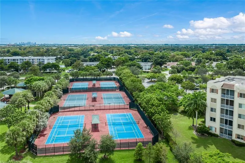 PALM AIRE TENNIS CROP