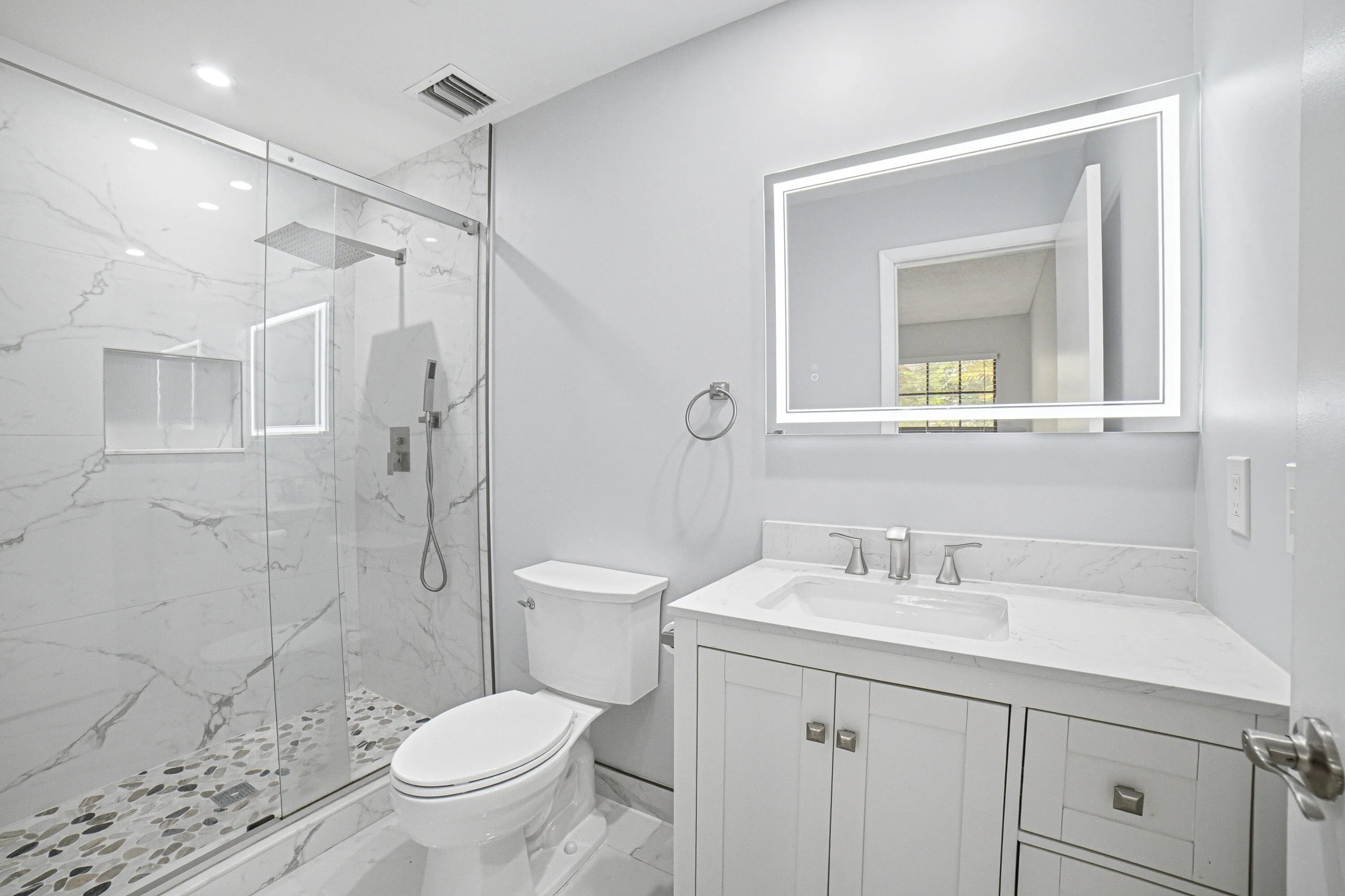 Bedroom1-Bathroom
