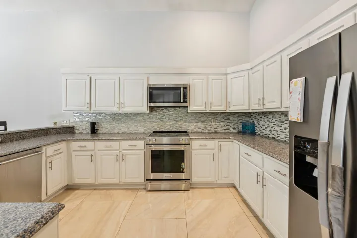 20-web-or-mls-Equestrian Dr-S1707-020