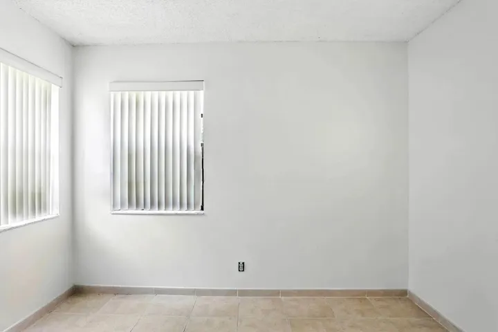 1783618186209-880-1