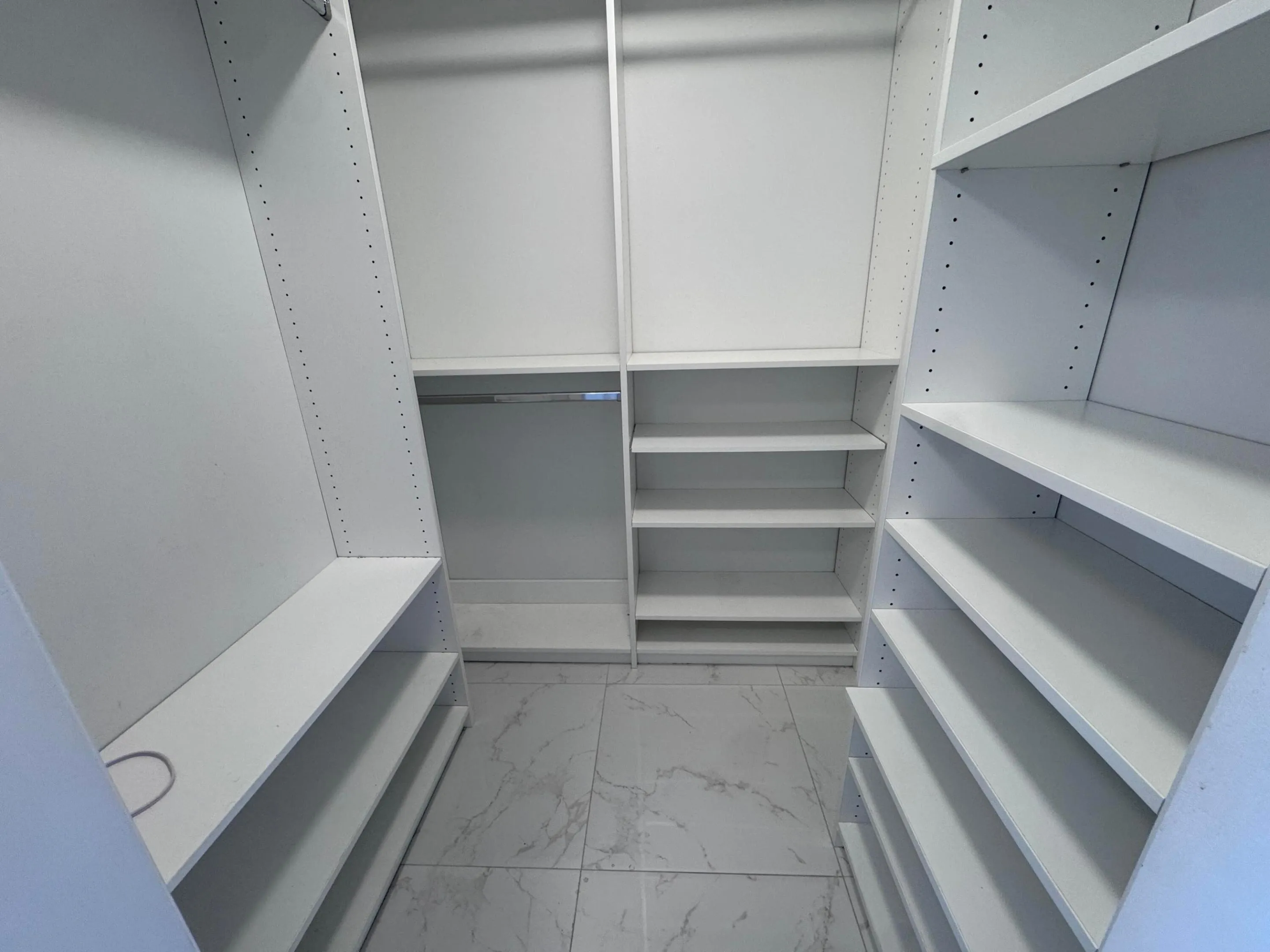 Walk in Closet ...