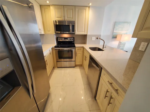 Small and Open Kitchen ...