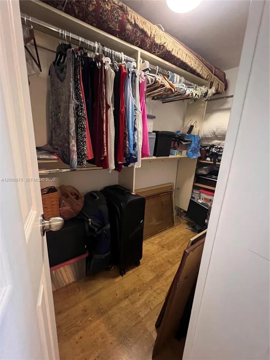 Photo 32