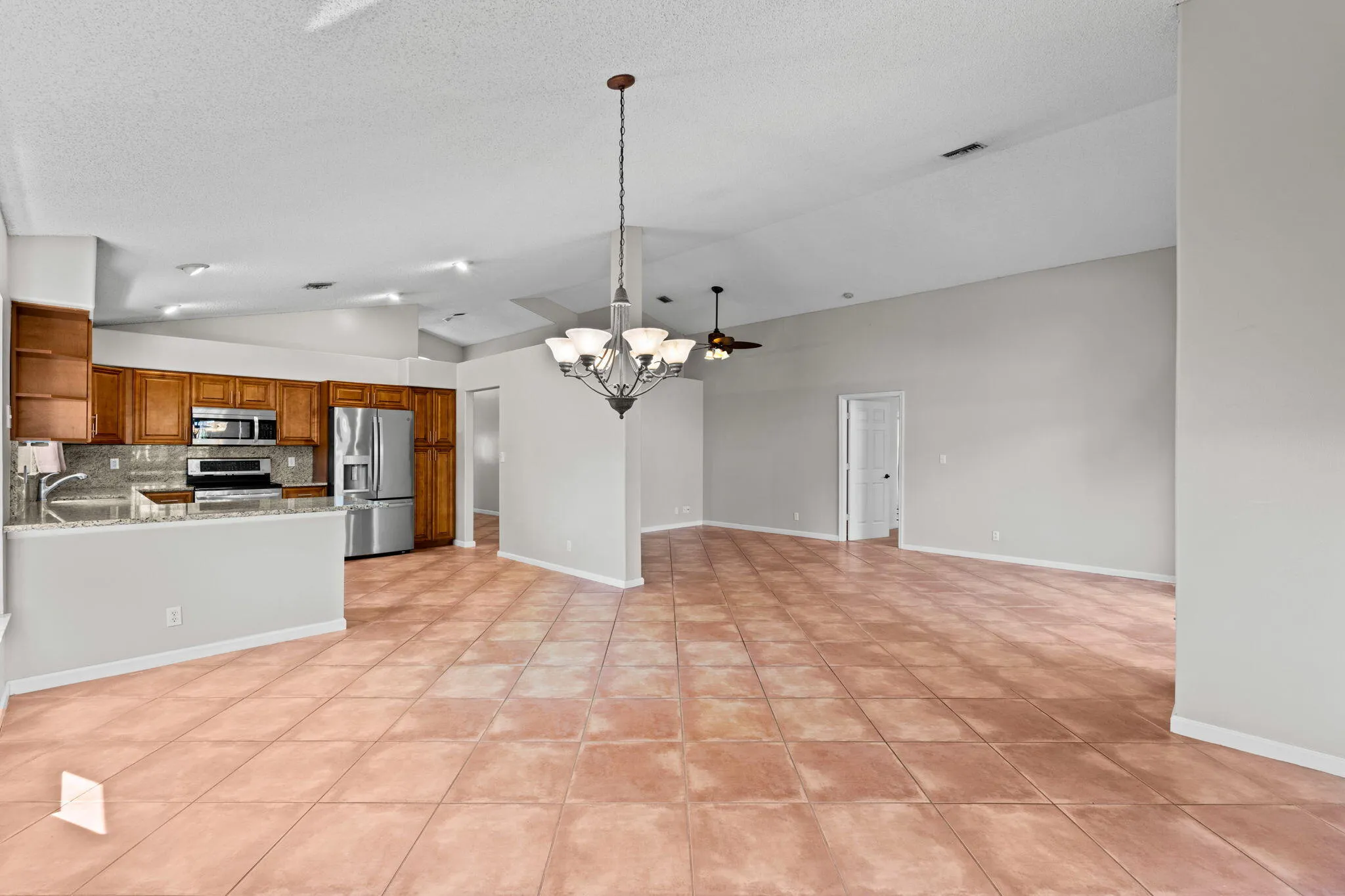 15-web-or-mls-A7409536