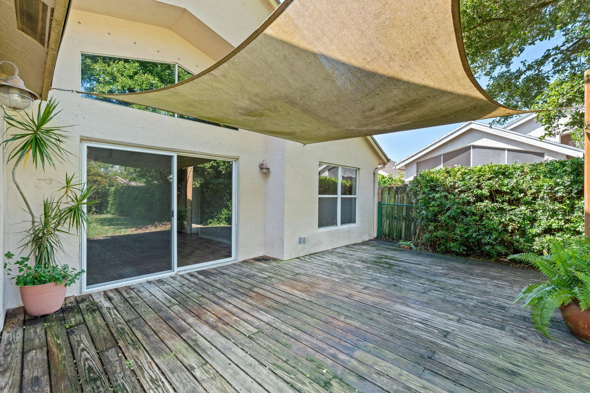 33-web-or-mls-A7409509