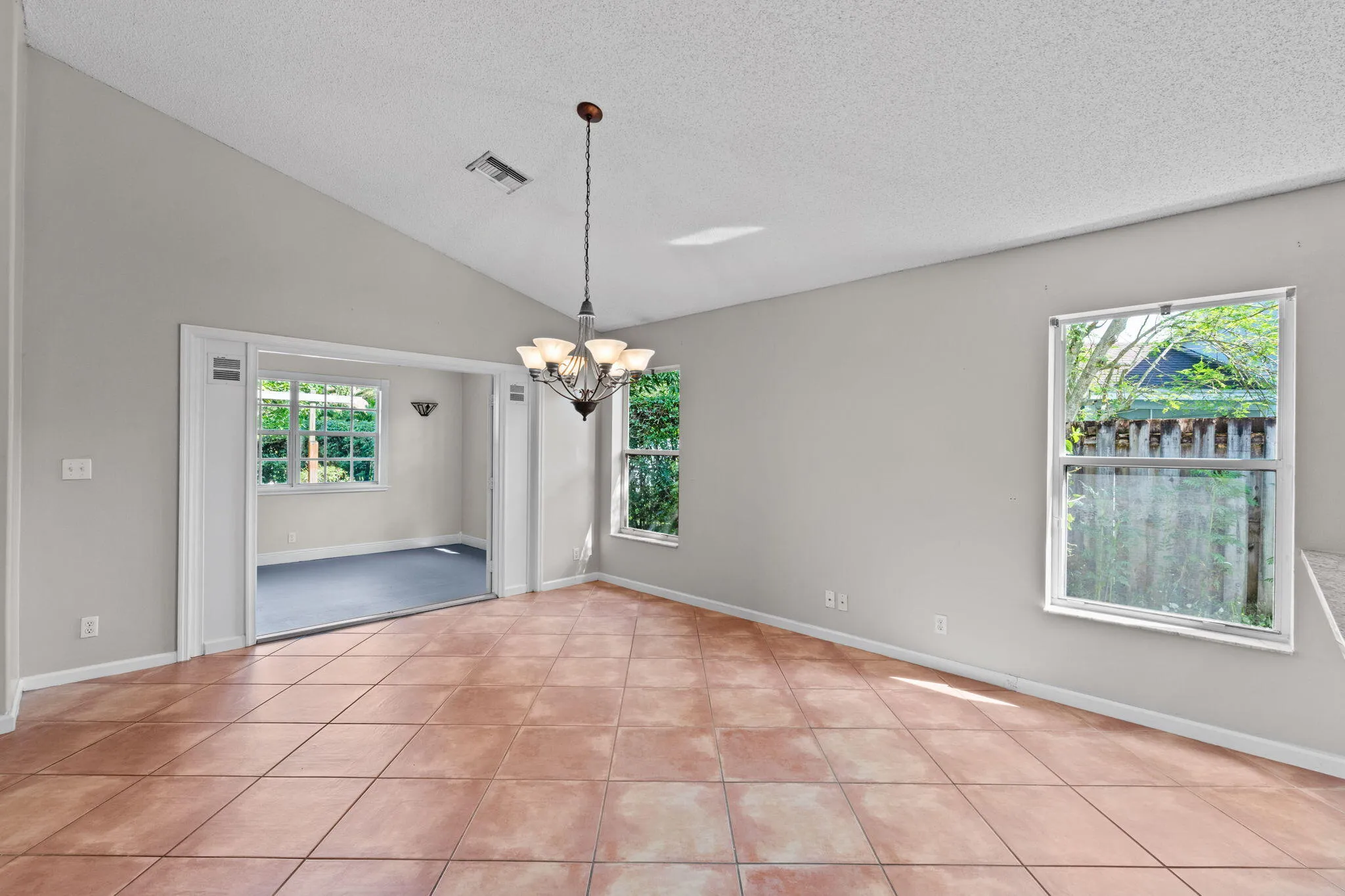 17-web-or-mls-A7409542