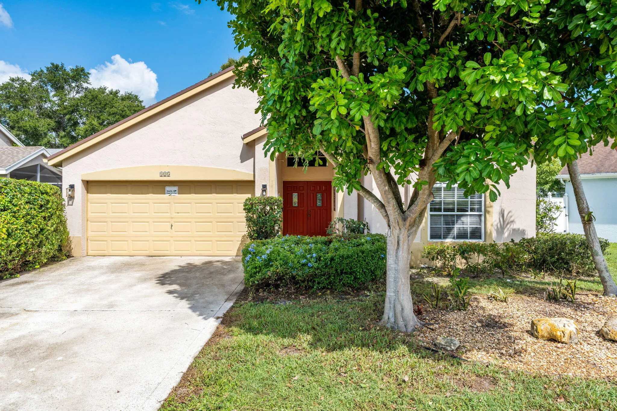 3-web-or-mls-A7409622