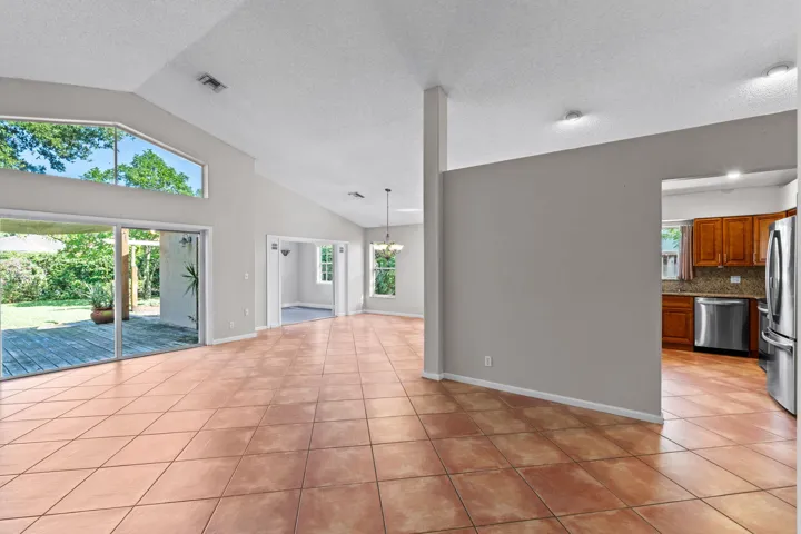 8-web-or-mls-A7409521