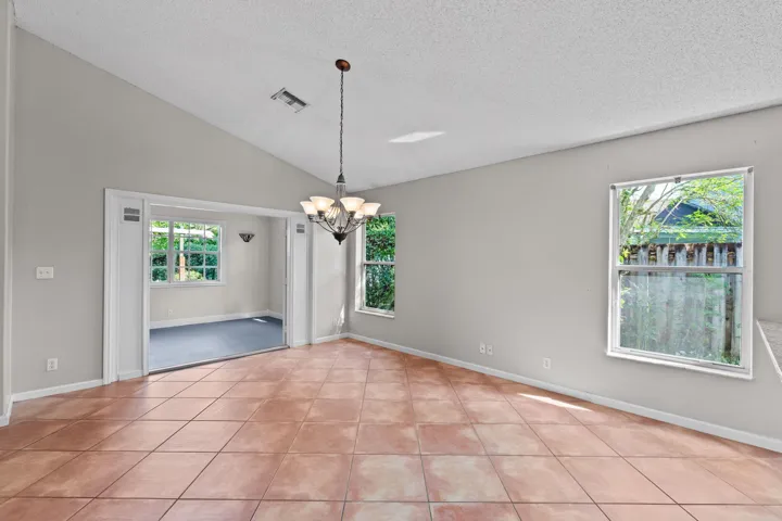 17-web-or-mls-A7409542