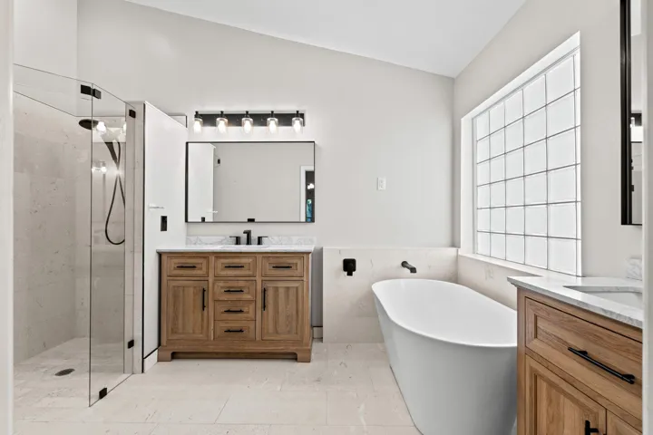 22-web-or-mls-A7409572