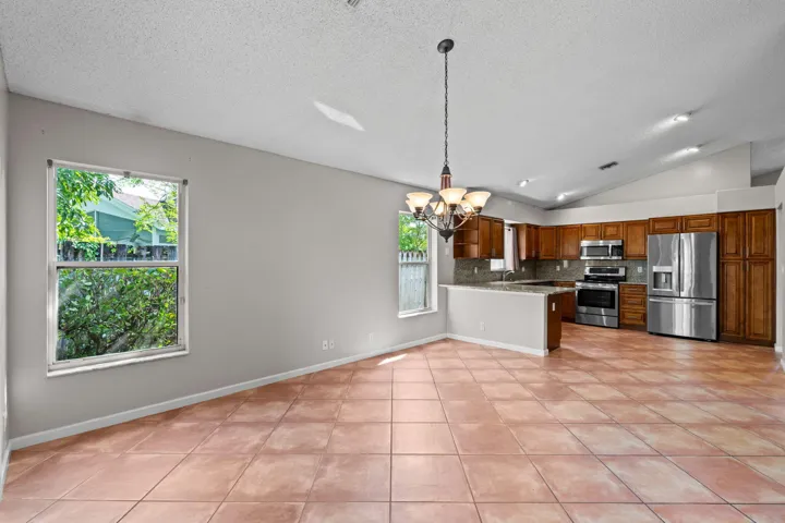 9-web-or-mls-A7409533